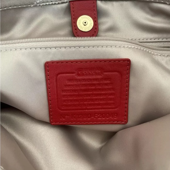 Coach Ashley, Shoulder Purse. - Picture 4 of 12